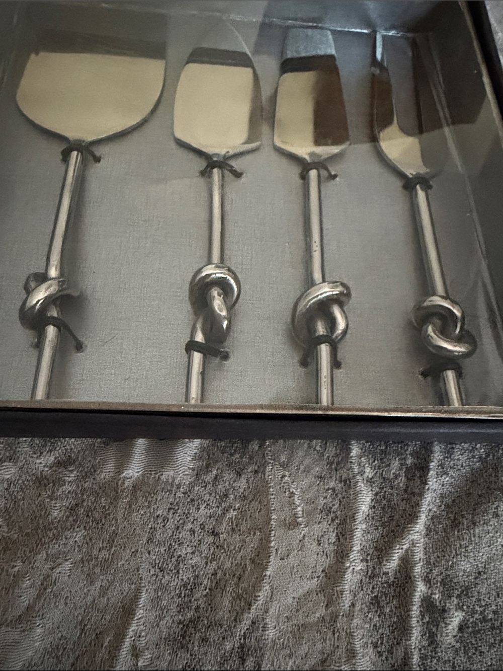 Stainless Steel Knot Handle Cheese & Serving Set - Silver. Brand new - Picture 2 of 4